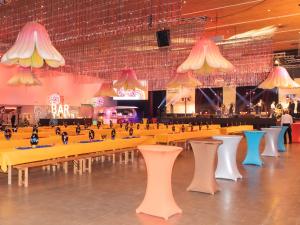 Eco Stehtisch mit Stoff-Husse 5